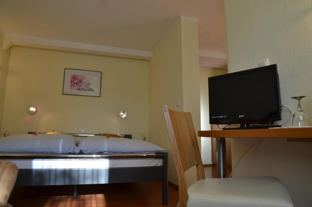 Hotel Konditorei Cafe Dora มึนช์แบร์ก ภายนอก รูปภาพ