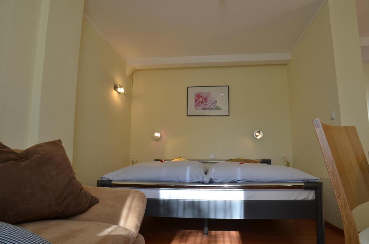 Hotel Konditorei Cafe Dora มึนช์แบร์ก ภายนอก รูปภาพ