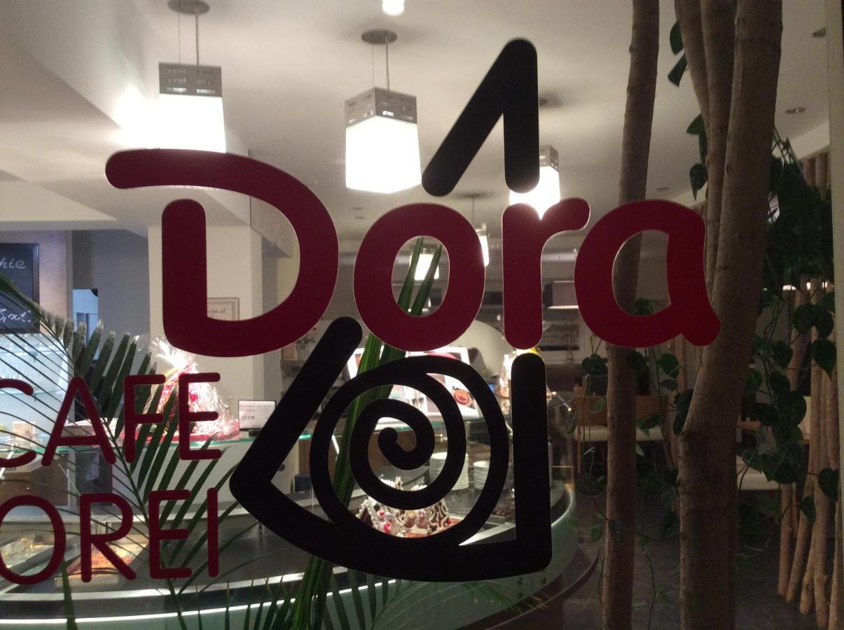 Hotel Konditorei Cafe Dora มึนช์แบร์ก ภายนอก รูปภาพ